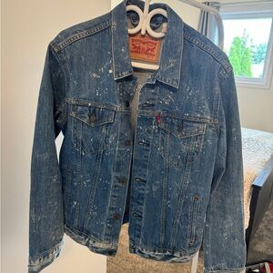 Levi’s denim jacket size medium